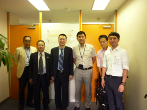 西安IT企業と島根県役所との記念写真